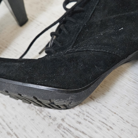 White Mountain suede booties - Picture 2 of 5